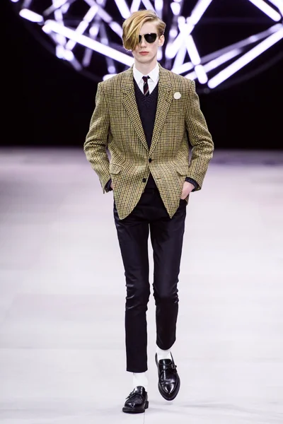 Look 26